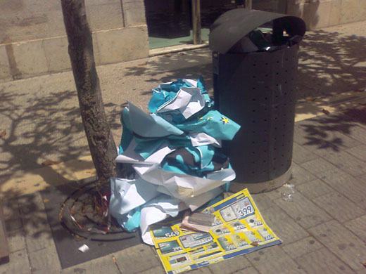 Dopo un comizio in Viale Crispi